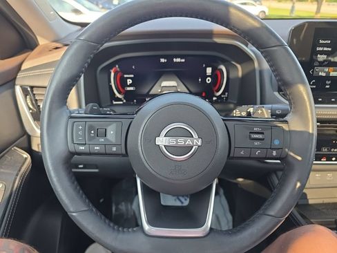 Certified 2022 Nissan Rogue Platinum w/ Head-Up Display Package AWD/4WD image 19