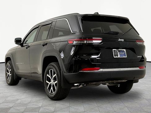 Used 2025 Jeep Grand Cherokee Limited AWD/4WD image 4