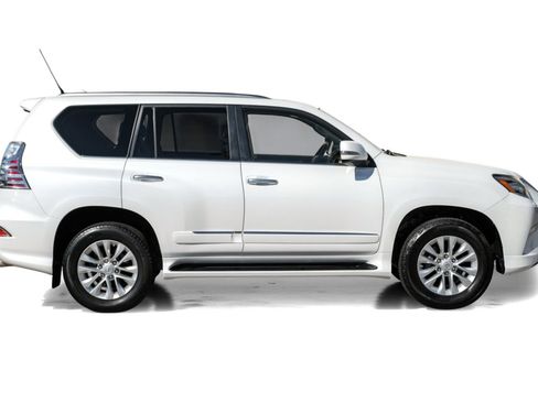 Used 2015 Lexus GX 460 w/ Premium Package image 7