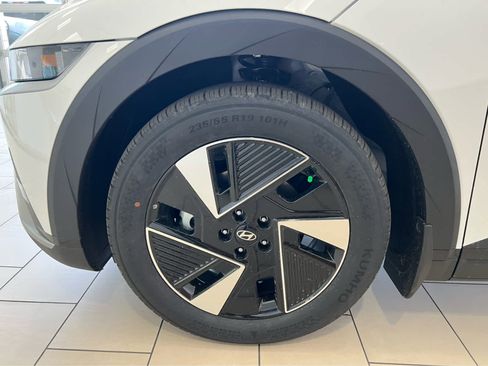 New 2026 Hyundai Ioniq 5 SEL image 13