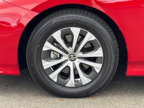 Used 2020 Toyota Prius Prime LE image 35