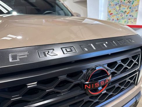 Used 2023 Nissan Frontier PRO-4X w/ Pro-4X Premium Package image 50