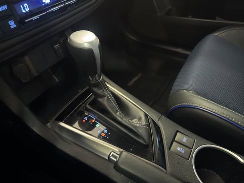 Used 2018 Toyota Corolla SE w/ Carpet Mat Package (TMS) FWD image 28