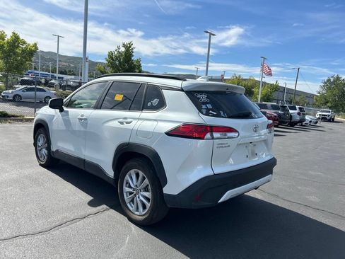 Used 2022 Toyota Corolla Cross LE AWD/4WD image 13