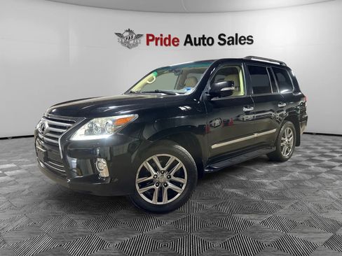 Used 2015 Lexus LX 570 4WD w/ Luxury Package image 3