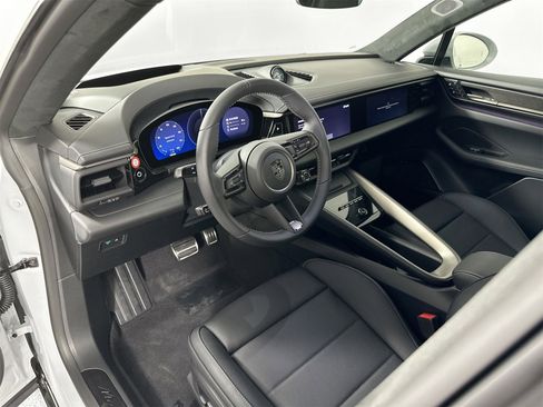 Certified 2025 Porsche Macan Turbo Electric image 4