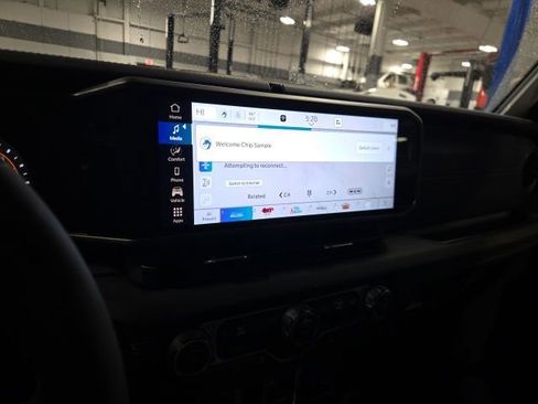 Used 2026 Jeep Wrangler Unlimited Rubicon image 14