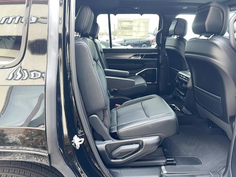 New 2026 Jeep Grand Wagoneer Limited AWD/4WD image 8