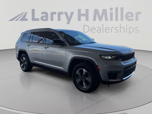 Used 2022 Jeep Grand Cherokee L Limited AWD/4WD image 7