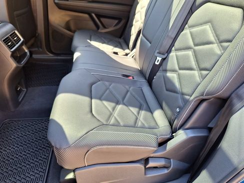 Used 2026 Volkswagen Atlas Cross Sport SE FWD image 23