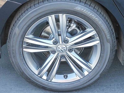 Used 2020 Volkswagen Jetta R-Line w/ R-Line Cold Weather Package image 11