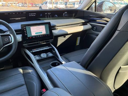 Used 2025 Lincoln Nautilus Reserve image 31