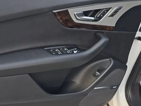 Used 2018 Audi Q7 2.0T Premium Plus AWD/4WD image 17