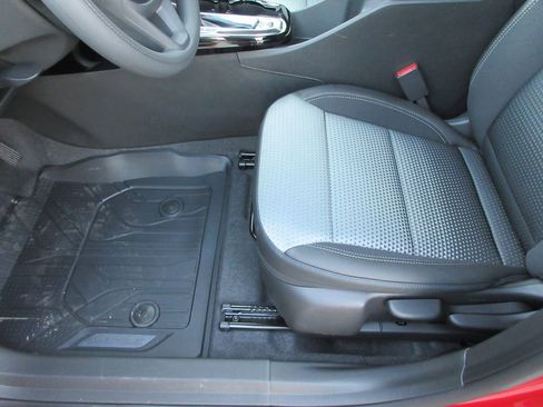 New 2026 Chevrolet Trax LT w/ LPO, Blackout Package image 20