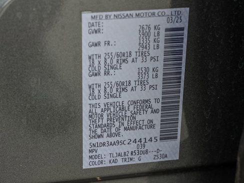 Used 2025 Nissan Pathfinder S image 36