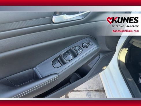 Used 2025 Nissan Altima 2.5 SV image 7