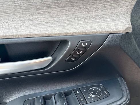 Used 2024 Toyota Grand Highlander AWD image 11