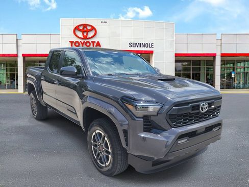Used 2025 Toyota Tacoma TRD Sport RWD image 2