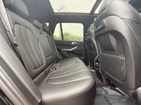 Used 2021 BMW X5 xDrive40i w/ M Sport Package AWD/4WD image 16