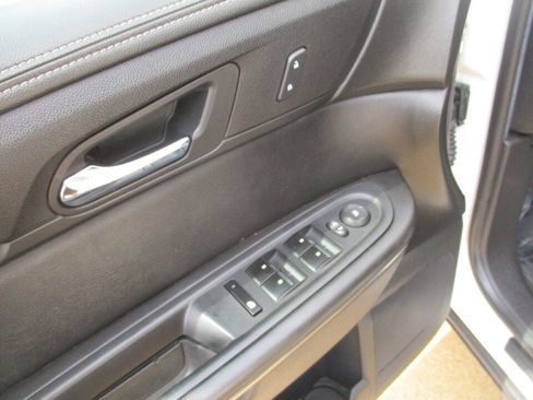 Used 2015 GMC Acadia SLE AWD/4WD image 27