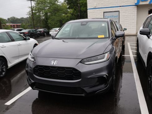Certified 2023 Honda HR-V EX-L image 3