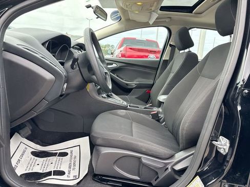 Used 2017 Ford Focus SEL image 17