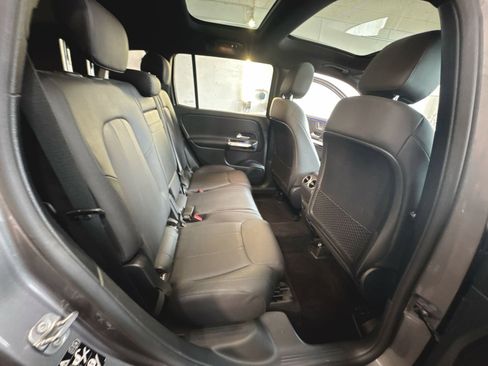 Used 2023 Mercedes-Benz GLB 250 4MATIC image 32