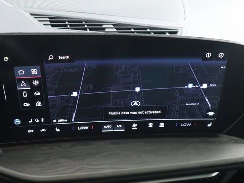 Used 2025 Audi Q5 Premium w/ Convenience Package image 17