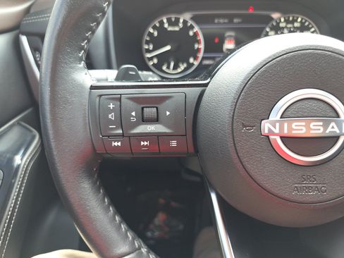 Used 2023 Nissan Rogue SV w/ SV Premium B Package FWD image 14