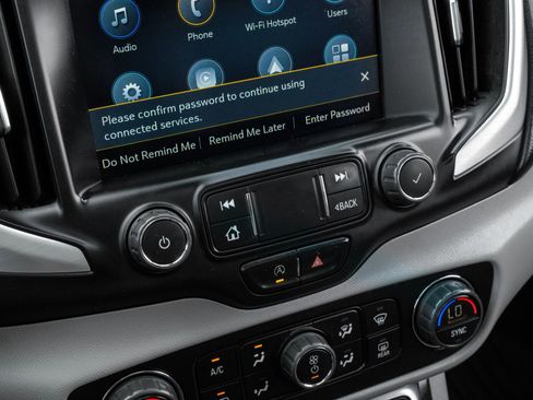 Used 2022 GMC Terrain SLT w/ LPO, Floor Liner Package image 31