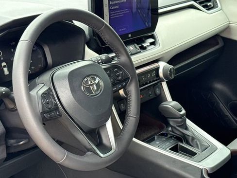 Used 2025 Toyota RAV4 Limited image 19