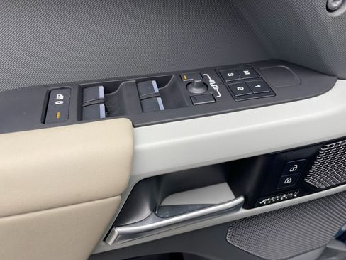 Certified 2024 Land Rover Defender 110 X-Dynamic SE image 11