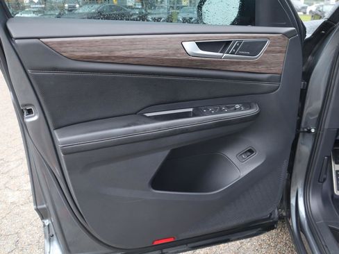 Used 2024 Volkswagen Atlas SEL Premium R-Line image 11