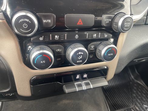 Used 2019 RAM 1500 Laramie image 15