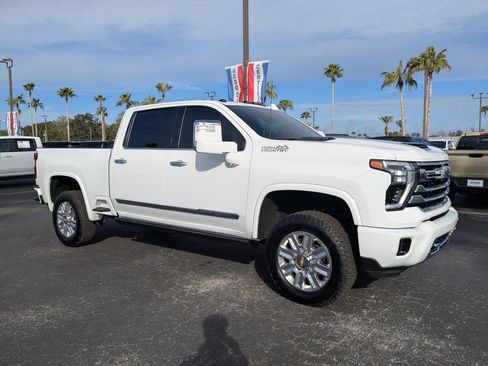 Used 2025 Chevrolet Silverado 2500 High Country w/ High Country Premium Package image 2