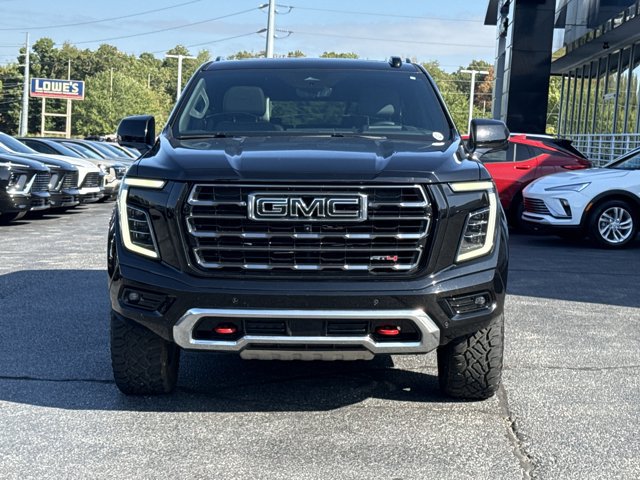 Used 2025 GMC Yukon XL AT4 w/ AT4 Premium Plus Package AWD/4WD image 11