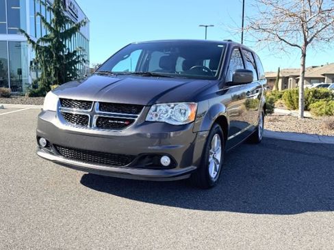 Used 2019 Dodge Grand Caravan SXT image 46