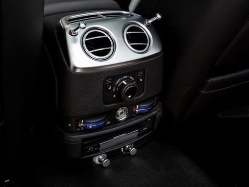 Used 2016 Rolls-Royce Ghost image 28
