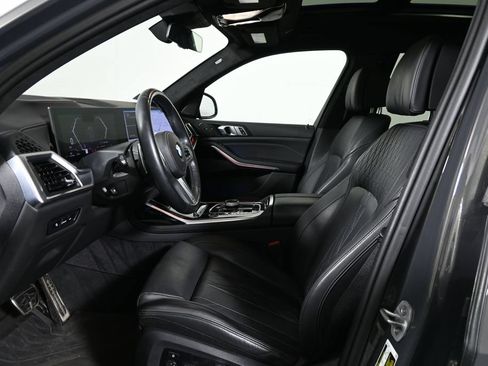 Used 2024 BMW X7 xDrive40i w/ Executive Package AWD/4WD image 3