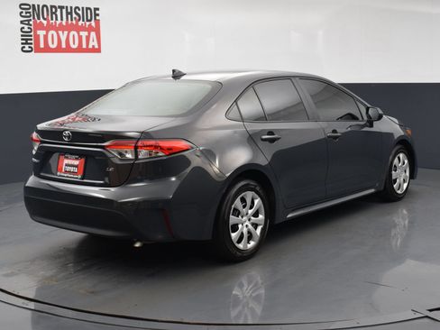 Used 2025 Toyota Corolla LE FWD image 4