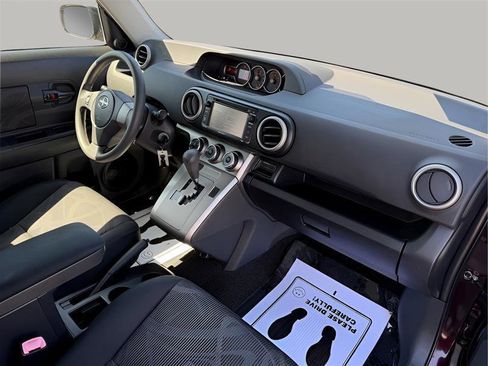 Used 2014 Scion xB FWD image 26