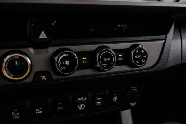 Used 2018 Toyota Tacoma TRD Off-Road w/ Technology Package AWD/4WD image 25