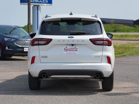 Used 2024 Ford Escape ST-Line w/ Tech Pack #1 AWD/4WD image 4