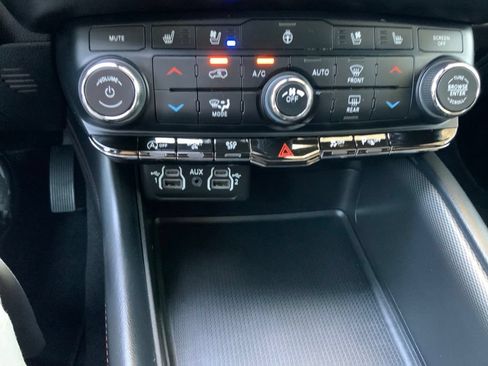 Certified 2024 Dodge Durango GT RWD image 25