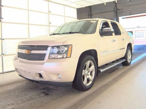Used 2013 Chevrolet Avalanche LTZ image 1
