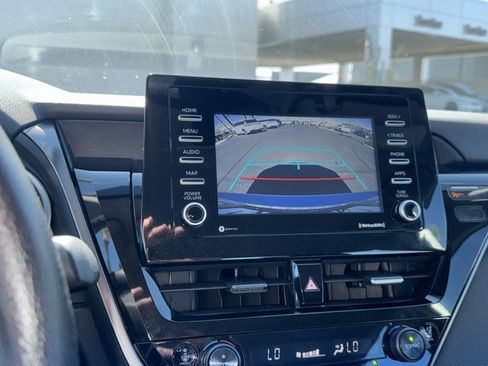 Used 2022 Toyota Camry LE FWD image 14
