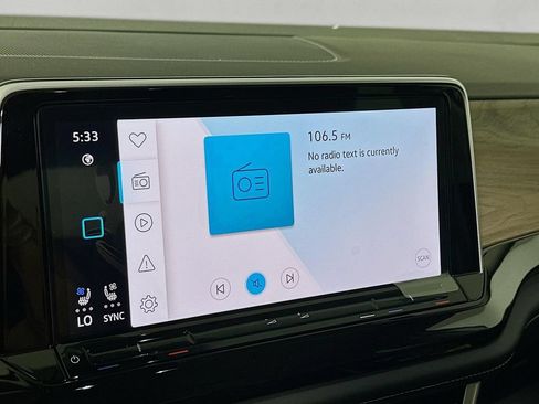 Used 2026 Volkswagen Atlas SE w/ Panoramic Sunroof Package FWD image 12