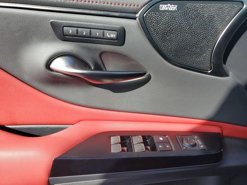 Used 2024 Lexus ES 350 F Sport w/ Accessory Package (Z2) image 25