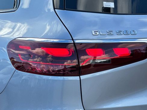 New 2025 Mercedes-Benz GLS 580 4MATIC image 14