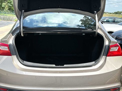 Used 2025 Chevrolet Malibu LS FWD image 28